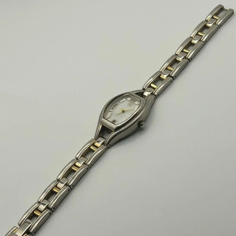Two Tone Mother Pearl Women’s Fashion Watch Working New Battery